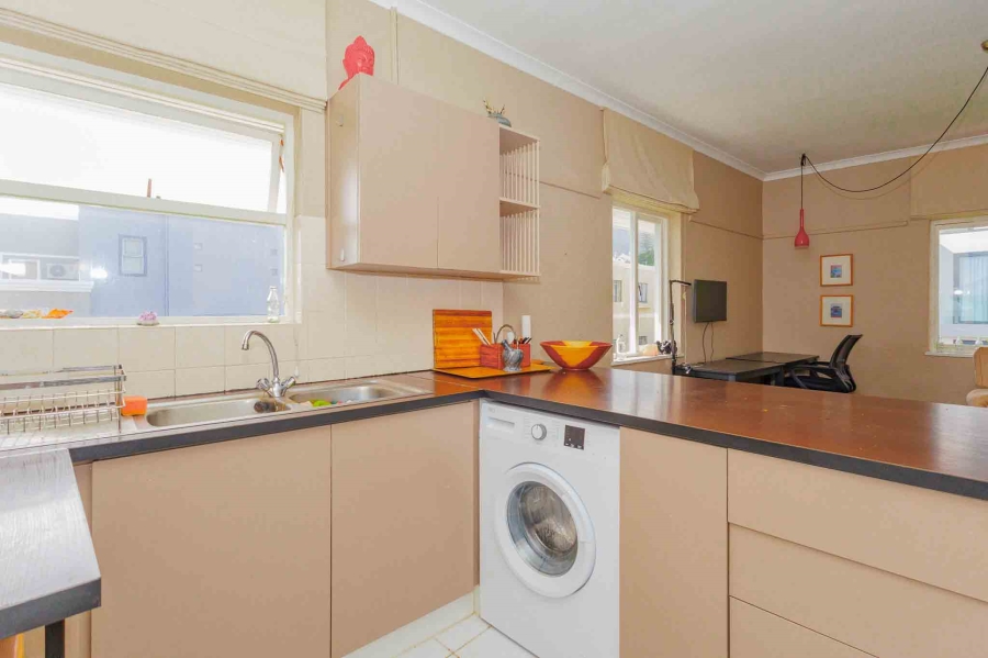 To Let 1 Bedroom Property for Rent in Bantry Bay Western Cape